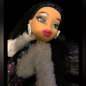 Snow Kissed Jade Bratz Doll with White Fur Coat and Pink Lips 2015